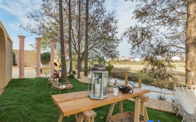 Sanjian Homestay (Shanghai International Tourism Resort)
