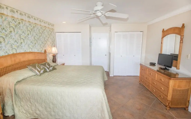 Kahana Sunset D8 2 Bedroom Condo by Redawning