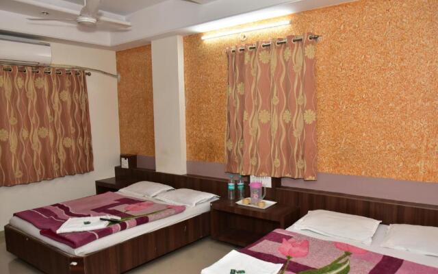 Hotel sai dhyan