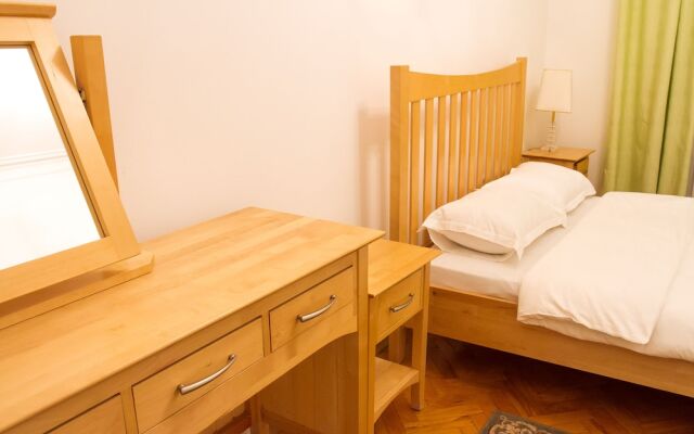 Apartment near Arena City