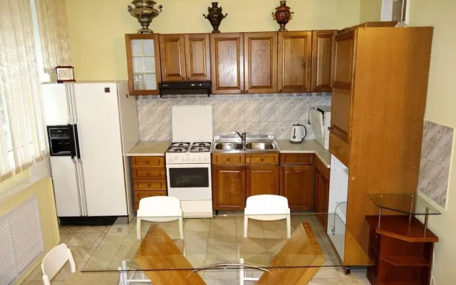 Апартаменты «LUXKV на 2-й Дубровской»