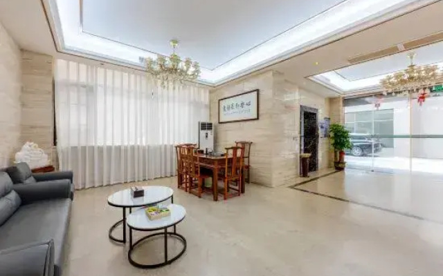 Zhongshan Louis Business Hotel (Shidai Fanghuali Bus Terminal Branch)