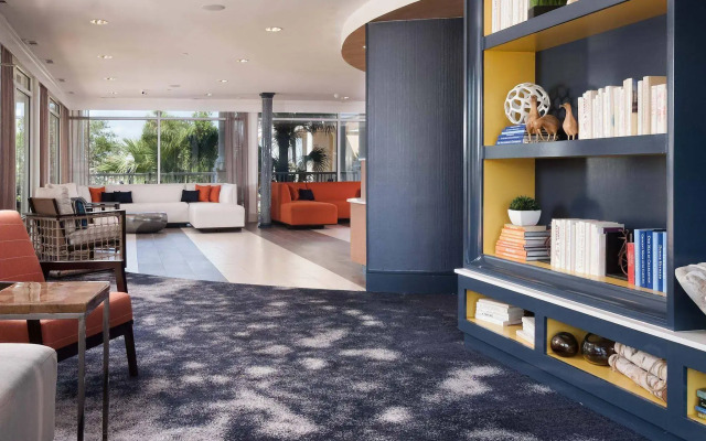 Courtyard Charleston Waterfront by Marriott