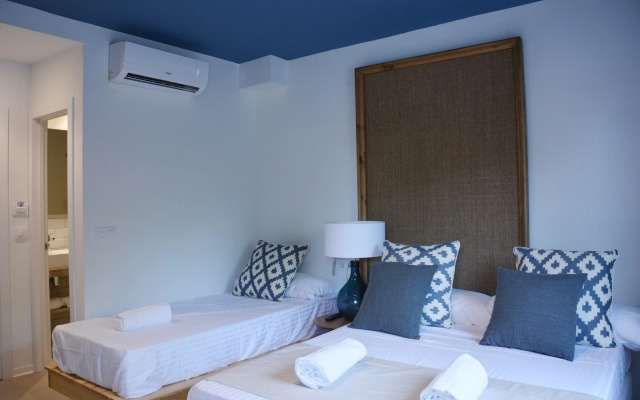 You & Co. Saler Beach Boutique Hotel