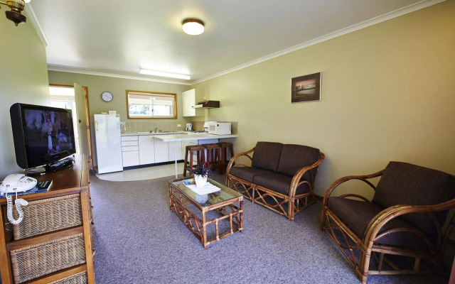 The Crest Apartments