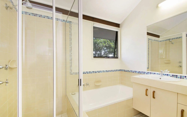 Glen Eden Beach Resort