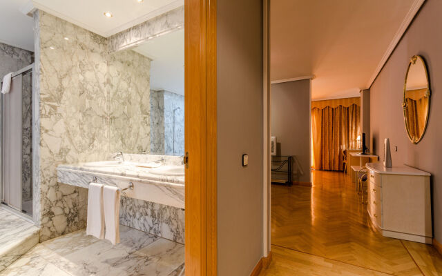 Hotel  Madrid Parla