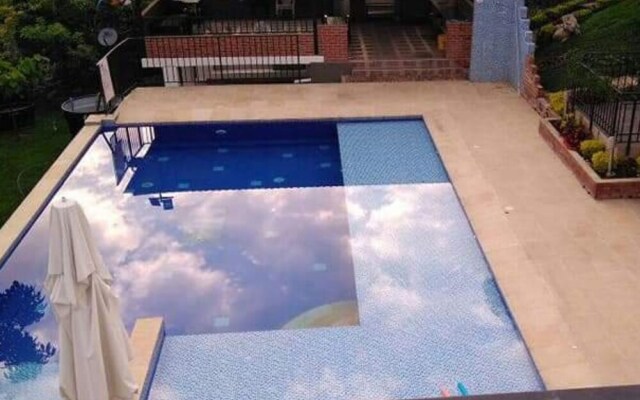 Casa Vacacional Con Piscina en La Mesa