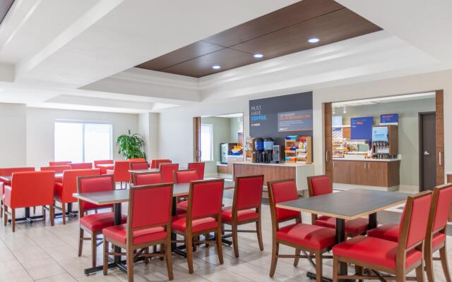 Holiday Inn Express Surprise by IHG