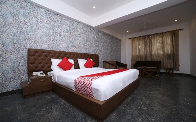 Hotel Pine By OYO Rooms