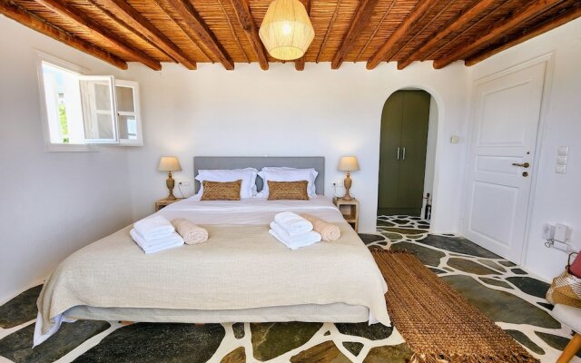 Anthemion Paros Villas & Suites
