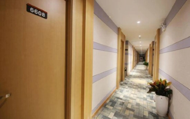 Jiujuke Business Hotel (Urumqi High Speed Railway Station)