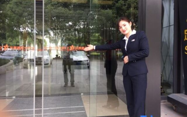 Warmly Hotel