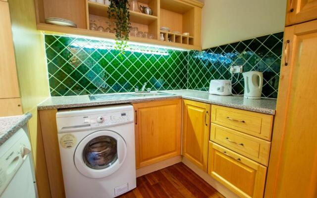 The Harbour Mills, The Willow by Shortstays