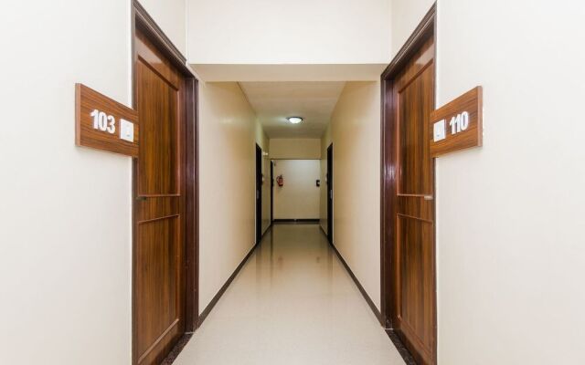 OYO 14376 Royal Park Residency