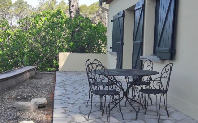 Cozy holiday home in Saint-Antonin-du-Var with large pool