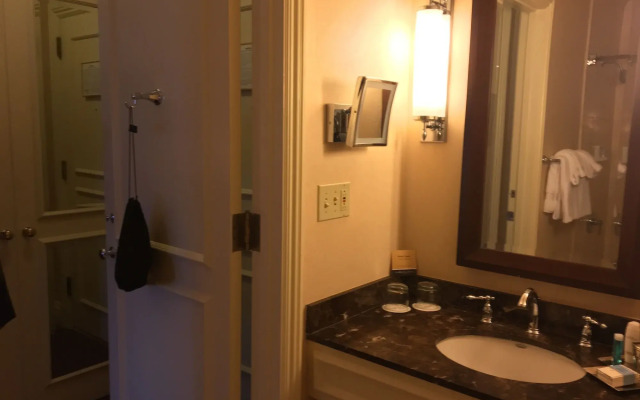 Omni William Penn Hotel