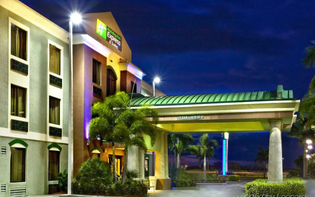 Holiday Inn Express Hotel & Suites Clewiston by IHG