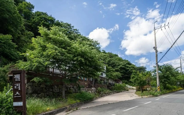 Yangsan Palace Pension