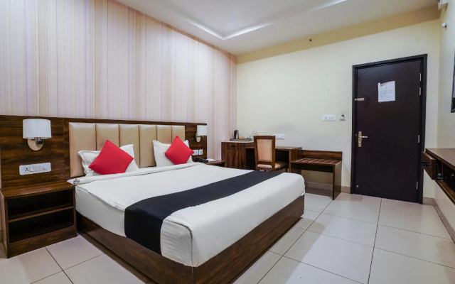 Capital O 71843 Grand Sindhura