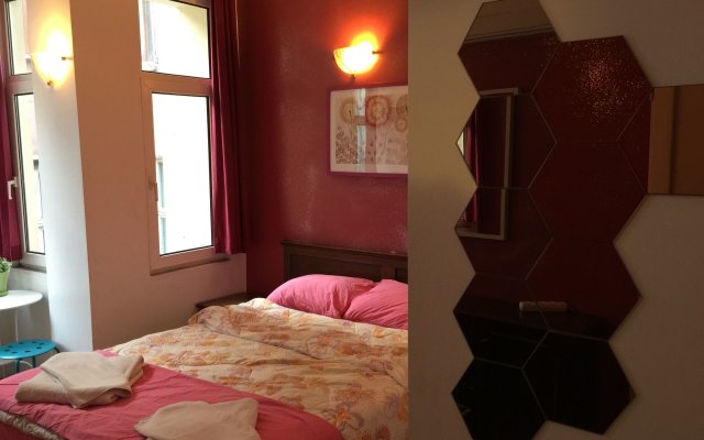 Innjoy Hostel - Adults Only