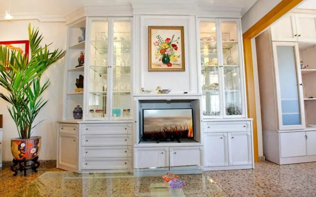 Garden apartment with Pool and AC