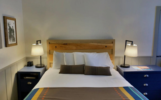 Bright Angel Lodge – Inside the Park