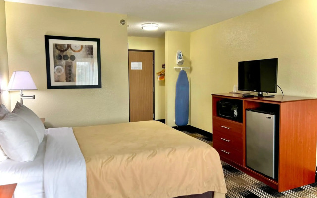 Quality Inn & Suites Wisconsin Dells Downtown - Waterparks Area
