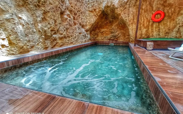 Town House with Private Pool in Village Centre