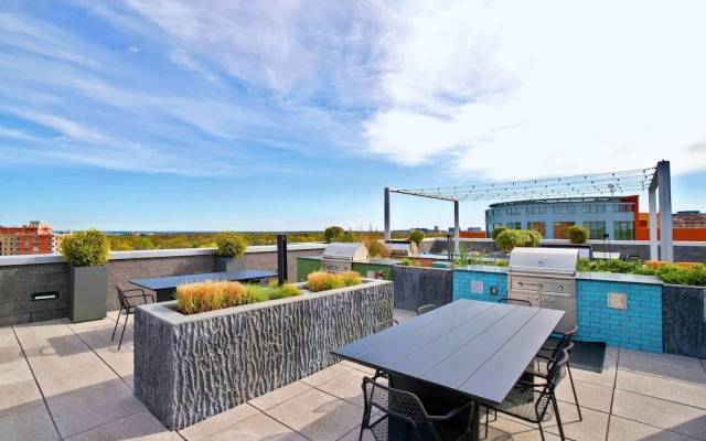 Prime Metro Proximity Condo at Clarendon