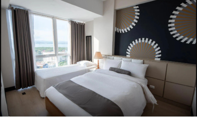 CSuites at 8 Newtown Residences