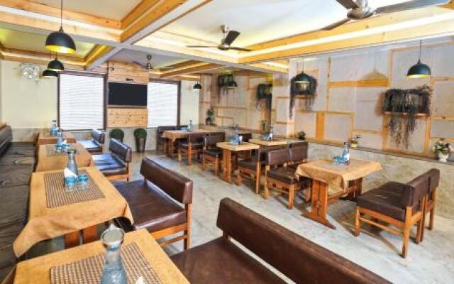 Mayur Hotel Bar And Restaurant