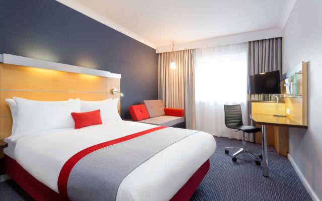 Holiday Inn Express Southampton M27 Jct7, an IHG Hotel