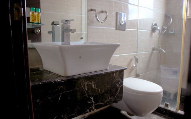 FabHotel Tryfena East of Kailash