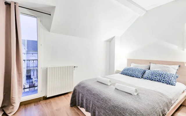 Tamaris Corner House