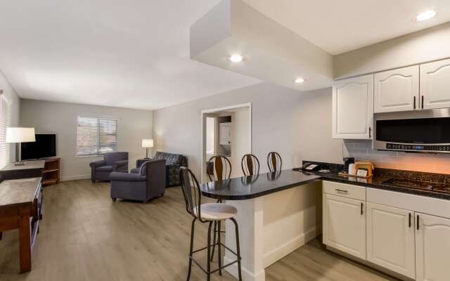 SureStay Plus Hotel by Best Western Tempe University