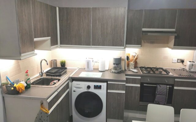 1-bed Victorian gf Apartment in London