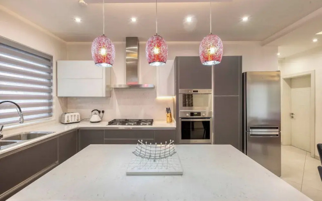 Luxury 3 BR Apt in Gzira Near Sliema - Stjulians