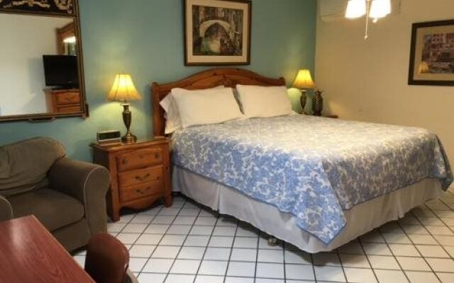 Casa Larrea Inn