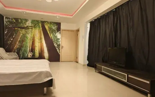 Banshan Hot Spring Homestay (Jingyuetan Subway Station Branch)