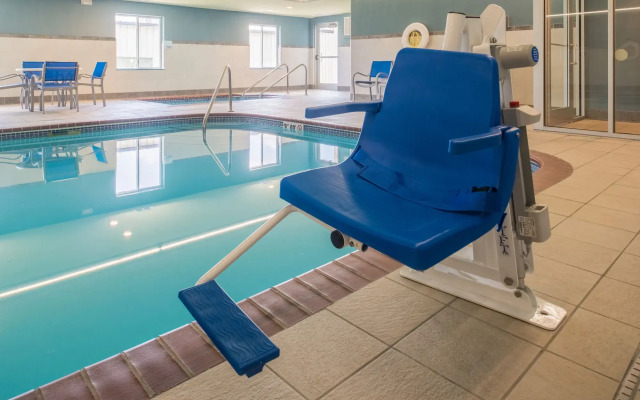 Holiday Inn Express Hotel & Suites Burlington by IHG