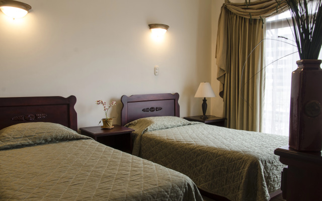 Hotel Plaza Real Suites & Apartments