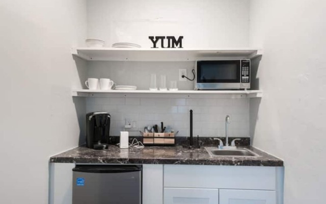 Edgewood Studio in Dania Beach