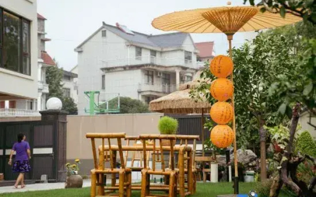 One village, one courtyard homestay