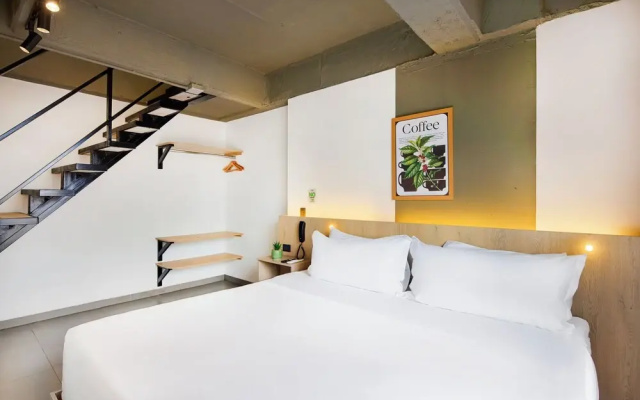 Hotel Attic 33