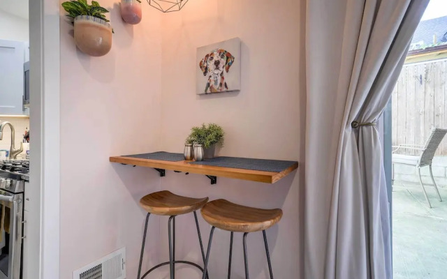 Cozy Philadelphia Studio, Near Center City!