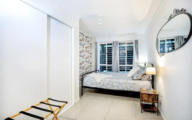Airlie Beach Eco Cabins - Adults only