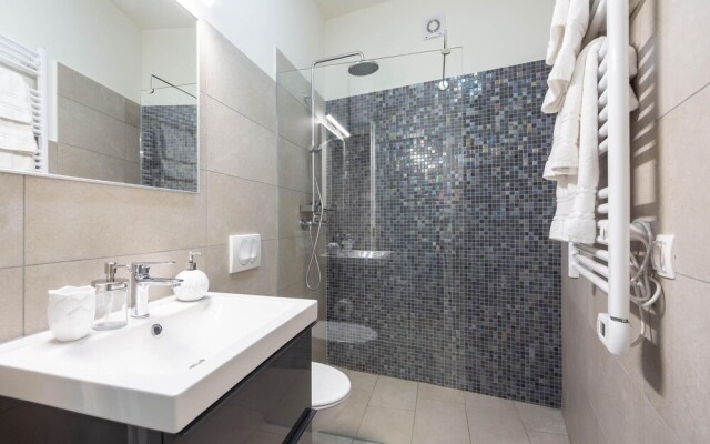 Nice Apartment in Split With 2 Bedrooms and Wifi