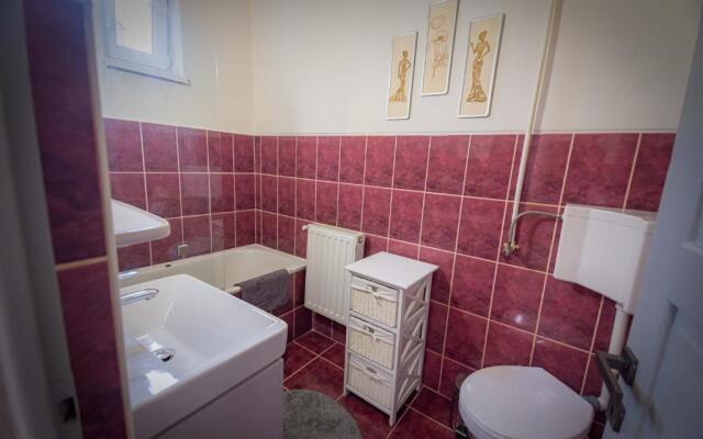 Zsuzsi Apartman