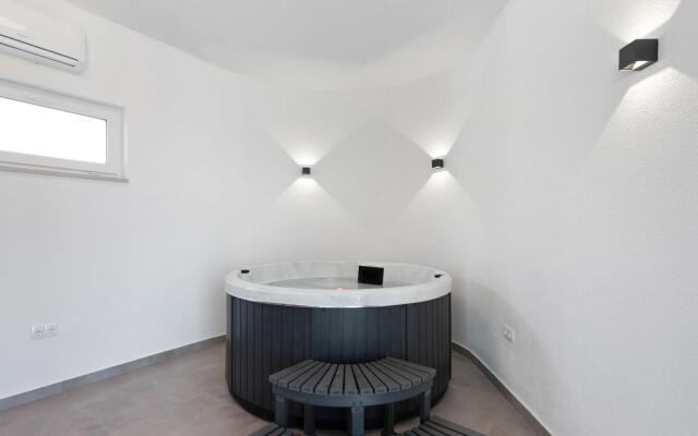 Holiday Home in Vir With Bubble Bath